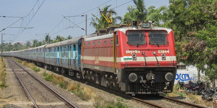 ശബരിമല-തീർത്ഥാടകർക്കായി-നന്ദേഡ്-–-കൊല്ലം-സ്പെഷ്യൽ-ട്രെയിൻ-സർവീസ്-പ്രഖ്യാപിച്ചു