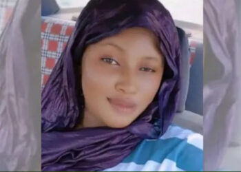 സൈന്യത്തെ-പിന്തുണച്ച്-വീഡിയോ-പങ്കുവച്ചു,-തത്സമയ-സ്ട്രീമിങ്-നടത്തുന്നതിനിടെ-ഇന്‍ഫ്ലുവന്‍സറെ-തട്ടിക്കൊണ്ടുപോയി-കലാപകാരികള്‍,-സഹോദരന്റെ-കണ്‍മുമ്പില്‍-വച്ച്പരസ്യമായി-വെടിവച്ച്-കൊന്നു