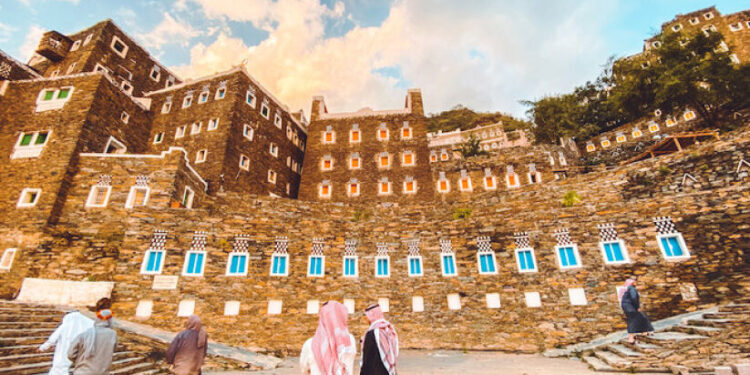 സൗദിയിൽ-ടൂറിസം-മേഖലയിൽ-സ്വദേശിവത്കരണം-ഊർജിതമാക്കി