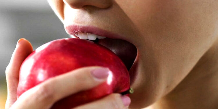 ആപ്പിളിന്-പുറമെയുള്ള-മെഴുക്-ഭക്ഷ്യ-യോ​ഗമാണോ?.