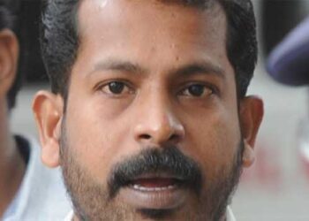 പ്രായമായി,-മകനെ-കാണാൻ-അധികദൂരം-യാത്ര-ചെയ്യാനാകില്ല!!-ടിപി.-വധക്കേസ്-പ്രതി-കൊടി-സുനിയെ-കണ്ണൂർ-ജയിലിലേക്ക്-മാറ്റണം-ആവശ്യവുമായി-അമ്മ-ഹൈക്കോടതിയിൽ,-കോടതി-സർക്കാരിൻ്റെ-വിശദീകരണം-തേടി