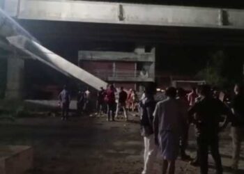 ജാക്കിയിൽ-നിന്ന്-തെന്നി-മാറിയ-കോൺക്രീറ്റ്-ഗാർഡറുകൾ-പതിച്ചത്-അതുവഴി-പോയ-പിക്കപ്പ്-വാനിന്-മുകളിലേക്ക്,-ഡ്രൈവർക്ക്-ദാരുണാന്ത്യം!!-മൃതദേഹം-പുറത്തെടുക്കാനായത്-മൂന്നുമണിക്കൂറിനു-ശേഷം