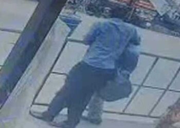 വ്യാപാര-സ്ഥാപനത്തിനു-മുൻപിൽ-നിർത്തിയ-ബൈക്ക്-മാറ്റാൻ-ആവശ്യപ്പെട്ടതിൽ-പ്രകോപനം!!-യുവാവിനെ-മർദിച്ചു,-ബാരിക്കേഡിലേക്ക്-ചേർത്ത്-കഴുത്ത്-ഞെരിച്ച്-കൊലപ്പെടുത്താൻ-ശ്രമം,-പ‍ഞ്ചായത്തം​ഗത്തിനെതിരെ-കേസ്