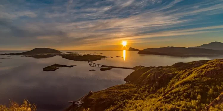 ലോകത്തെ-ഞെട്ടിച്ച്-‘സമയമില്ലാത്ത-ദ്വീപ്’.!-പുലർച്ചെ-3-മണിക്കും-ഫുട്ബോൾ,-തോന്നുമ്പോൾ-തുറക്കുന്ന-കട