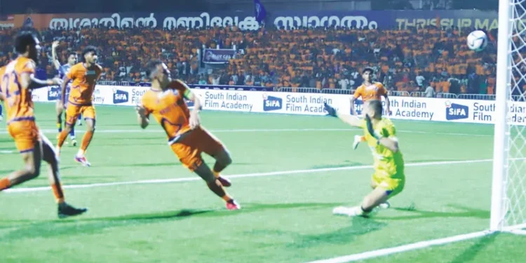 സൂപ്പര്-ലീഗ്:-കേരള-തൃശൂരും-തിരുവനന്തപുരവും-സമനിലയില്