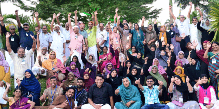 60-മുതൽ-104-വരെ-വയസ്സുള്ള-യാത്രക്കാർ;-കിടു-വൈബായിരുന്നു-3180-വയോജനങ്ങൾ-പങ്കെടുത്ത-ആ-യാത്ര