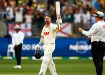 ആഷസ്:-അതിവേഗം-ഹെഡ്;-ആതിഥേയര്‍ക്ക്-എട്ട്-വിക്കറ്റ്-വിജയം