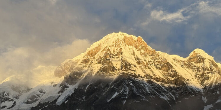 ഉയരങ്ങൾക്കും-കഥകളുണ്ട്