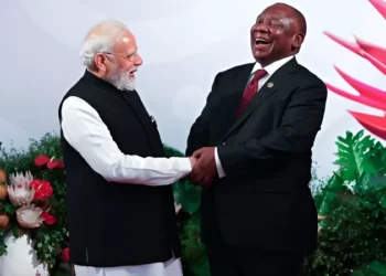 ജി20-യിൽ-ഹൃദയം-കവർന്ന്-ഇന്ത്യ:-ആഫ്രിക്കൻ-മണ്ണിൽ-തിളങ്ങി-നരേന്ദ്ര-മോദി,-ബന്ധം-ദൃഢമാക്കി