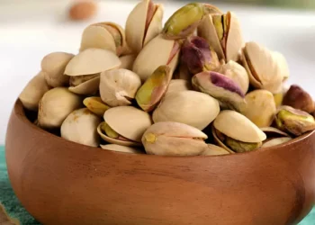 ഹൃദയാരോഗ്യം-മുതൽ-പ്രതിരോധശേഷി-വരെ:-പിസ്തയെ-ഡയറ്റിൽ-ഉൾപ്പെടുത്തേണ്ടതിൻ്റെ-പ്രാധാന്യം