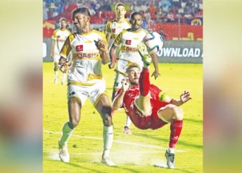 ഫോഴ്‌സ-വാരിയേഴ്‌സിനെ-തകര്‍ത്തു-(4-1)