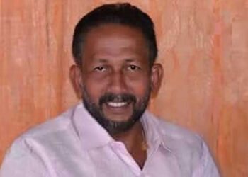 കോൺ​ഗ്രസ്-സീറ്റ്-നിഷേധിച്ചതോടെ-എൽഡിഎഫിലേക്ക്-ചേക്കേറാൻ-ശ്രമം,-അവിടെയും-രക്ഷയില്ലാതെ-വന്നപ്പോൾ-കോൺ​ഗ്രസ്-വിമതനായി!!-നാമനിർദേശ-പത്രിക-പിൻവലിക്കാനുള്ള-അവസാന-ദിവസം-മകനുമായി-ചേർന്ന്-യുവാവിനെ-കുത്തിക്കൊന്ന-കേസിൽ-കസ്റ്റഡിയിൽ,-മുൻ-കൗൺസിലറായ-അപ്പനേയും-മകനേയും-പോലീസ്-പൊക്കിയത്-കൊലയ്ക്ക്-ശേഷം-കടന്നുകളയാൻ-ശ്രമിക്കുന്നതിനിടെ-…