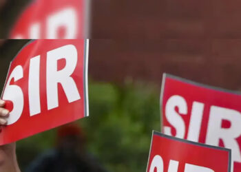 ഈ-അടിമപ്പണി-ദയവ്-ചെയ്ത്-നിര്‍ത്തണം,-സമനില-തെറ്റിയ-അവസ്ഥയിലാണ്,-തെരഞ്ഞെടുപ്പ്-കമ്മിഷന്‍-തങ്ങളെ-ചൂഷണം-ചെയ്യുകയാണ്,-ഈ-ജോലിയില്‍-നിന്ന്-തന്നെ-ഒഴിവാക്കണം,-ഇല്ലെങ്കില്‍-വിഷം-കഴിച്ച്-ആത്മഹത്യ-ചെയ്യുമെന്ന്-ബിഎല്‍ഒ