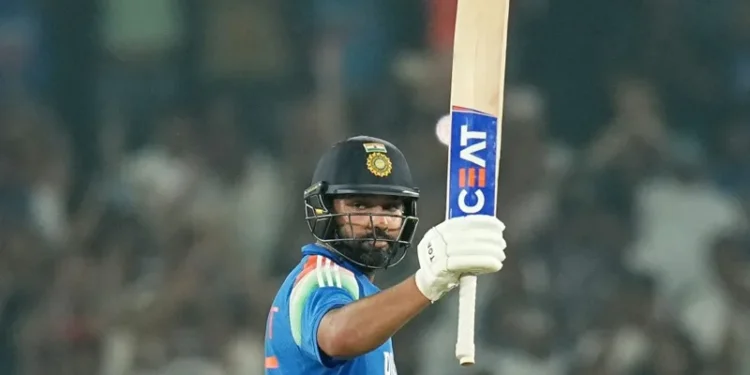 ഏകദിനത്തിലെ-സിക്സർ-റെക്കോർഡ്-തിരുത്തി-രോഹിത്-ശർമ്മ