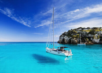 ചെറുകപ്പൽ-യാത്രക്ക്-പോയാലോ?-ലോകത്തെ-മികച്ച-സെയിലിങ്-ഡെസ്റ്റിനേഷനുകളെ-അറിയാം