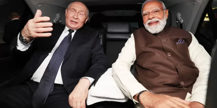 റഷ്യയെ-പോലും-ഞെട്ടിച്ച-സ്വീകരണം!-മോദിയുടെ-സുരക്ഷാ-കാറിൽ-യാത്ര-ചെയ്ത്-പുടിൻ;-പിന്നിലെ-രഹസ്യം?