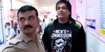 രാഹുൽ-ഈശ്വറിന്-ജാമ്യമില്ല!!-പ്രതി-ബുദ്ധിയില്ലാത്തയാളാണ്,-രാഹുൽ-മാങ്കൂട്ടത്തിൽ-കേസിന്റെ-എഫ്‌ഐആർ-വീഡിയോയിൽ-വായിക്കുക-മാത്രമാണ്-ചെയ്തത്,-വീഡിയോ-ഉണ്ടെങ്കിൽ-പിൻവലിക്കാൻ-തയാറാണ്-രാഹുലിന്റെ-അഭിഭാഷകൻ,-വീഡിയോ-പ്രചരിപ്പിച്ചശേഷം-പിൻവലിക്കുന്നതിൽ-കാര്യമുണ്ടോ?-പ്രോസിക്യൂഷൻ,-സ്ത്രീകൾക്കെതിരായ-കേസുകളുടെ-എഫ്‌ഐആർ-എങ്ങനെ-പരസ്യരേഖ-ആകും-കോടതി