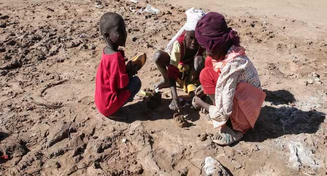 കണ്ണിച്ചോരയില്ലാത്ത-കൂട്ടക്കുരുതി!!-ഗാസയിൽ-രണ്ട്-വർഷത്തെ-യുദ്ധത്തിൽ-മരിച്ചവരേക്കാൾ-കൂടുതൽ-ആളുകൾ-10-ദിവസത്തിനുള്ളിൽ-കൊല്ലപ്പെട്ടു…സുഡാനിലെ-നഴ്സറി-സ്കൂളിനു-നേരെ-നടന്ന-ഡ്രോൺ-ആക്രമണത്തിൽ-43-കുരുന്നുകളും-ആറ്-സ്ത്രീകളുമുൾപെടെ-79-പേർ-കൊല്ലപ്പെട്ടു,-പരുക്കേറ്റവരെ-സഹായിക്കാൻ-ഓടിയെത്തിയ-സമീപവാസികളേയും-ആർഎസ്എഫ്-ആക്രമിച്ചു,