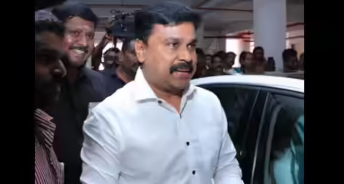 തനിക്ക്-ഇതുമായി-ഒരു-ബന്ധവുമില്ല,-ഒരു-തെറ്റും-ചെയ്തിട്ടില്ല,-കടുത്ത-മാനസിക-സമ്മര്ദത്തിലൂടെയാണ്-കടന്നുപോകുന്നത്,-നടി-ആക്രമിക്കപ്പെട്ടതിന്റെ-അഞ്ചാം-ദിവസം-മുഖ്യമമന്ത്രിക്ക്-കത്തെഴുതി-ദിലീപ്,-സന്ദേശമയച്ചത്-പിടിക്കപ്പെടുമെന്ന-ഭയത്തില്