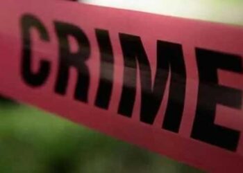 രണ്ടുമണിക്കൂർ-ബാറിൽ-യുവാവിന്റെ-സംഹാര-താണ്ഡവം,-രണ്ട്-ജീവനക്കാരെ-കുത്തിപ്പരുക്കേൽപ്പിച്ചു,-കത്തിക്കുത്തിൽ-ഒരാളുടെ-വയറ്റിൽ-ആഴത്തിൽ-മുറിവ്,-40-ലീറ്ററോളം-മദ്യം-നശിപ്പിച്ചു,-മേശയും-കസേരയും-ജനലും-സിസിടിവി-ക്യാമറയും-അടിച്ചു-തകർത്തു,-യുവാവിനെ-കീഴ്പെടുത്തിയത്-പോലീസെത്തി