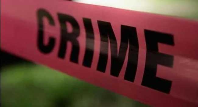 രണ്ടുമണിക്കൂർ-ബാറിൽ-യുവാവിന്റെ-സംഹാര-താണ്ഡവം,-രണ്ട്-ജീവനക്കാരെ-കുത്തിപ്പരുക്കേൽപ്പിച്ചു,-കത്തിക്കുത്തിൽ-ഒരാളുടെ-വയറ്റിൽ-ആഴത്തിൽ-മുറിവ്,-40-ലീറ്ററോളം-മദ്യം-നശിപ്പിച്ചു,-മേശയും-കസേരയും-ജനലും-സിസിടിവി-ക്യാമറയും-അടിച്ചു-തകർത്തു,-യുവാവിനെ-കീഴ്പെടുത്തിയത്-പോലീസെത്തി