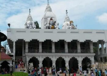 ചക്ല-മന്ദിർ-എന്ന-ബാബ-ലോക്നാഥ്-ബ്രഹ്മചാരി-മന്ദിർ