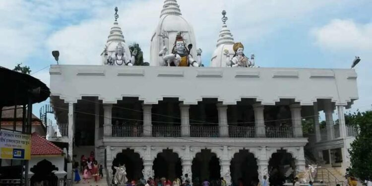 ചക്ല-മന്ദിർ-എന്ന-ബാബ-ലോക്നാഥ്-ബ്രഹ്മചാരി-മന്ദിർ