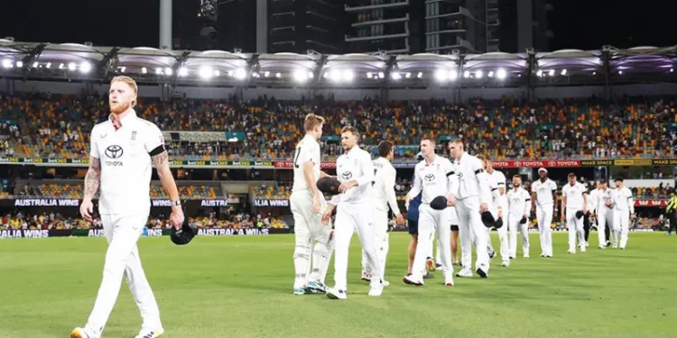 ആഷസ്:-ഓസീസ്-മുന്നില്-2-0;-രണ്ടാം-ടെസ്റ്റില്-എട്ട്-വിക്കറ്റ്-വിജയം