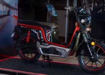 കൈനറ്റിക്-കുതിക്കുന്നു!-ഇലക്ട്രിക്-വാഹന-രംഗത്ത്-വൻ-പദ്ധതി