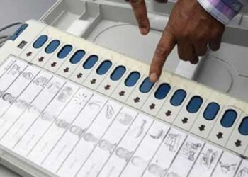 എൽഡിഎഫിനു-കുത്തിയാൽ-പച്ച-തെളിയുന്നത്-ബിജെപിയുടെ-അക്കൗണ്ടിൽ!!-പൂവച്ചലിൽ-വോട്ടിങ്-യന്ത്രത്തിൽ-ക്രമക്കേടെന്ന്-ആരോപണം,-ഒന്നരമണിക്കൂർ-പോളിങ്-തടസപ്പെട്ടു,-തെരഞ്ഞെടുപ്പ്-കമ്മീഷന്-പരാതി-നൽകും,-റീ-പോളിങ്-അവസരം-വേണമെന്ന്-എൽഡിഎഫ്