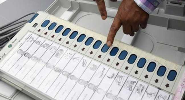 എൽഡിഎഫിനു-കുത്തിയാൽ-പച്ച-തെളിയുന്നത്-ബിജെപിയുടെ-അക്കൗണ്ടിൽ!!-പൂവച്ചലിൽ-വോട്ടിങ്-യന്ത്രത്തിൽ-ക്രമക്കേടെന്ന്-ആരോപണം,-ഒന്നരമണിക്കൂർ-പോളിങ്-തടസപ്പെട്ടു,-തെരഞ്ഞെടുപ്പ്-കമ്മീഷന്-പരാതി-നൽകും,-റീ-പോളിങ്-അവസരം-വേണമെന്ന്-എൽഡിഎഫ്