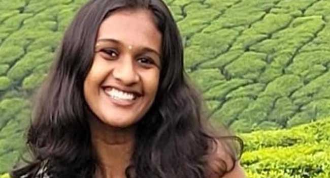 കടയിൽ-പോകുന്നുവെന്ന്-പറഞ്ഞ്-വീട്ടിൽ-നിന്നിറങ്ങിയ-19-കാരി-പിന്നീട്-തിരിച്ചു-വന്നില്ല,-മലയാറ്റൂരിൽ-രണ്ടു-ദിവസം-മുമ്പ്-കാണാതായ-ചിത്രപ്രിയയുടെ-മരണം-കൊലപാതകം?-തലയ്ക്ക്-പിന്നിൽ-ആഴമുള്ള-മുറിവ്,-രണ്ടുപേർ-കസ്റ്റഡിയിൽ,-പിടിയിലായവർ-മരിക്കുന്നതിന്-മുൻപ്-പെൺകുട്ടിയുമായി-ഫോണിൽ-സംസാരിച്ചവർ