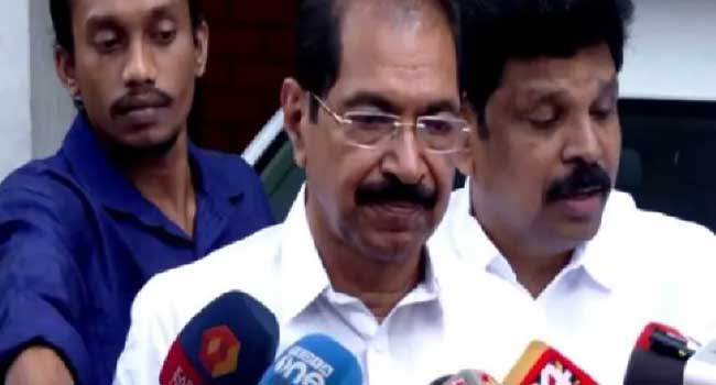 രാഹുൽ-മാങ്കൂട്ടതിനെതിരായ-പരാതി-എന്തിനാണ്-തനിക്ക്-കിട്ടുന്ന-സമയത്ത്-തന്നെ-മാധ്യമങ്ങൾക്ക്-കിട്ടിയത്?,-രണ്ടാമത്തെ-പരാതിക്കു-പിന്നിൽ-ഒരു-‘ലീഗൽ-ബ്രെയിൻ’-ഉണ്ട്,-നിയമം-നിയമത്തിന്റെ-വഴിക്ക്-പോകട്ടേ!!-പത്മകുമാറിന്റെ-സ്റ്റേറ്റ്മെന്റിൽ-ഒരു-മുൻമന്ത്രി-ഉണ്ട്,-എന്തുകൊണ്ട്-അത്-ചോദ്യം-ചെയ്തിട്ടില്ല?-ശബരിമലയിലെ-കൊള്ളക്കാരെ-ഗവൺമെന്റും-പാർട്ടിയും-ചേർന്ന്-സംരക്ഷണ-കവചം-ഒരുക്കി-രക്ഷിക്കുകയാണ്-സണ്ണി-ജോസഫ്