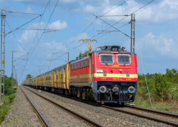 തീവണ്ടി-തട്ടി-പാദമറ്റു,-രാത്രി-മുഴുവന്-റെയില്വേ-പാളത്തിനരികില്-കഴിഞ്ഞ്-യുവാവ്,-പൊലീസിനെ-വിവരമറിയിച്ചത്-യാത്രക്കാര്