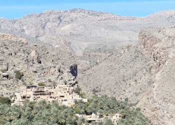 മിസ്ഫത്തുൽ-അബ്രിയീൻ;-പർവത-മുകളിലെ-പൈതൃക-ഗ്രാമം