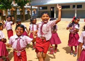 മക്കളേ-കോളടിച്ചു…-ഇത്തവണ-ക്രിസ്തുമസ്-അവധി-പത്തല്ല,-12-ദിവസം!!-വിദ്യാലയങ്ങൾ-തുറക്കുക-ജനുവരി-6ന്,-സ്കൂൾ-അവധി-ദിനങ്ങൾ-പ്രഖ്യാപിച്ച്-സർക്കാർ