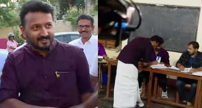 ‘എല്ലാം-കോടതിക്ക്-മുന്നിലുണ്ട്,-കോടതി-തീരുമാനിക്കും’!!15-ദിവസത്തെ-ഒളിവ്-ജീവിതത്തിനു-ശേഷം-രാഹുൽ-പുറത്തേക്ക്,-കുന്നത്തൂർമേട്-ബൂത്തിൽ-വോട്ട്-രേഖപ്പെടുത്തി,-ഹുലിൻറെ-വരവിൽ-പാർട്ടിക്ക്-ബന്ധം-ഇല്ല,-ആശയ-വിനിമയം-ഇല്ല-കെപിസിസി