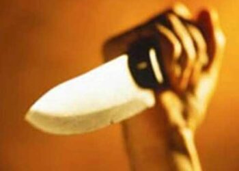 കുടുംബ-പ്രശ്നം,-അധ്യാപികയെ-സ്കൂൾ-വളപ്പിലിട്ട്-കുത്തിപ്പരുക്കേൽപ്പിച്ച-ശേഷം-ഭർത്താവ്-രക്ഷപ്പെട്ടു,-ആക്രമണത്തിനിരയായത്-മോസ്കോ-സ്വദേശിനി,-യുവതി-പരുക്കുകളോടെ-ആശുപത്രിയിൽ