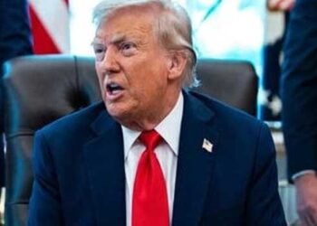 അമേരിക്കൻ-പൗരന്മാർക്ക്-ഭീഷണിയാകുന്ന-വിദേശികളെ-രാജ്യത്ത്-പ്രവേശിപ്പിച്ച്-പോയേക്കരുത്!!-സിറിയ-ഉൾപ്പെടെ-ഏഴ്-രാജ്യങ്ങളിലെ-പൗരന്മാർക്കും-പലസ്തീൻ-അതോറിറ്റി-നൽകുന്ന-പാസ്പോട്ട്-കൈവശമുള്ളവർക്കും-യാത്രാവിലക്കേർപ്പെടുത്തി-ട്രംപ്