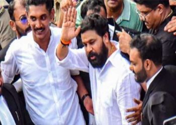 ദിലീപ്-കോടതിയിലേക്ക്-പോകുന്നതും-വെറുതെ-വിട്ട-ശേഷം-വീട്ടിൽ-തിരിച്ചെത്തി-കുടുംബാംഗങ്ങളുമായി-സന്തോഷം-പങ്കുവെക്കുന്നതും-ഡ്രോണുപയോ​ഗിച്ച്-ചിത്രീകരിച്ചു,-വീട്ടുകാരുടെ-അനുമതി-വാങ്ങിയില്ല,-കുടുംബത്തിന്റെ-സ്വകാര്യത-ലംഘിച്ചു,-വാർത്താ-ചാനൽ-മേധാവിമാർക്കെതിരെ-പരാതിയുമായി-ദിലീപിന്റെ-സഹോദരി