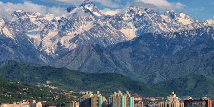 കസാഖ്സ്താന്റെ-കശ്മീരായ-അൽമാട്ടിയിലേക്കോ,-സ്കീയിങ്ങിന്റെ-പെരുനഗരമായ-ഷിമ്പുലാക്കിയി​ലേക്കോ-വിട്ടാലോ