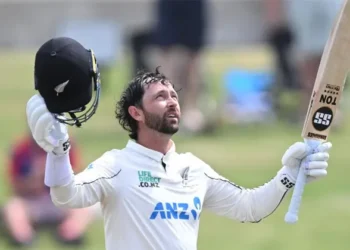 കോണ്‍വെയ്‌ക്ക്-ഇരട്ടസെഞ്ച്വറി:-കിവീസിന്-കൂറ്റന്‍-സ്‌കോര്‍