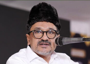 ജനം-ജയിപ്പിച്ചതാണെന്ന്-ഓർമ-വേണം,-അഹങ്കാരികള്‍-ഇപ്പണിക്ക്-പറ്റിയവരല്ല,-പ്രതിപക്ഷം-പറയേണ്ട-കാര്യങ്ങൾ-പാർട്ടി-പറയും,-താക്കീതുമായി-പാണക്കാട്-സാദിഖലി-ശിഹാബ്-തങ്ങൾ