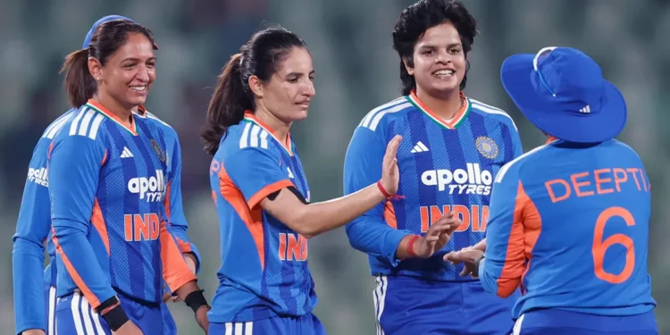 ലങ്കയെ-മുട്ടുകുത്തിച്ച്-ഷഫാലി;-ഗ്രീൻഫീൽഡിൽ-ഇന്ത്യക്ക്-ഉജ്ജ്വല-ജയം!