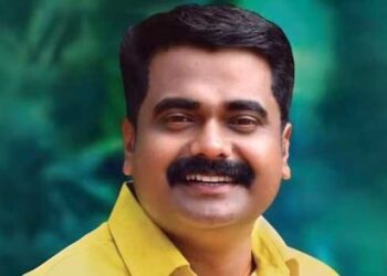 പോലീസിനു-നേരെ-ബോംബെറിഞ്ഞു,-20-വർഷത്തേക്ക്-ശിക്ഷിക്കപ്പെട്ട്-ജയിലിൽ-പോയ-സിപിഎം-നേതാവിന്-ഒരു-മാസത്തിനുള്ള-പരോൾ,-വികെ-നിഷാദിന്റെ-അടിയന്തര-പരോൾ-സത്യപ്രതിജ്ഞ-ചെയ്യാൻ-വേണ്ടി?