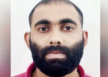 കൂടെ-താമസിക്കുന്ന-ഗർഭിണിയായ-യുവതിയെ-ദിവസങ്ങളോളം-വീട്ടിൽ-പൂട്ടിയിട്ടു,-വായിൽ-തുണിതിരുകി-ഇലക്ട്രിക്-ഇസ്തിരിപ്പെട്ടി-ചൂടാക്കി-ദേഹമാസകലം-പൊള്ളിച്ചുസ-പ്ലാസ്റ്റിക്-വയർ-കഴുത്തിൽ-കുടുക്കി-വലിക്കുകയും-ശ്വാസംമുട്ടിച്ചു-കൊല്ലാൻ-ശ്രമം,-യുവാവ്-അറസ്റ്റിൽ,-പ്രതി-സ്ത്രീപീഡനം,-മയക്കുമരുന്ന്-കേസ്,-അടിപിടി-ഉൾപെടെ-ഏഴോളം-കേസിൽ-പ്രതിയെന്ന്-പോലീസ്