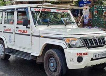 അനിൽ-ചോരവാർന്നു-കിടക്കുകയാണ്,-എന്റെ-കൂട്ടുകാരനെക്കൂടി-ആ-ജീപ്പിൽ-ആശുപത്രിയിലെത്തിക്കണേ…-പോലീസുകാരോട്-അപേക്ഷിച്ചു,-ഞങ്ങളെ-ഉപേക്ഷിച്ച്-അവർ-സ്ഥലംവിട്ടു’!!-നടു-റോഡിൽ-പോലീസ്-അതിക്രമം!!-അനിലിന്റെ-കാഴ്ചയ്ക്ക്-സാരമായ-തകരാർ,-മൂക്കിന്റെ-പാലം,-ചുണ്ട്-എന്നിവിടങ്ങളിൽ-സ്റ്റിച്ച്,-കീഴ്ത്താടിക്കേറ്റ-പരുക്കിൽ-പല്ലുകൾ-ഇളകി,-താടിക്കു-സ്ഥാനചലനം