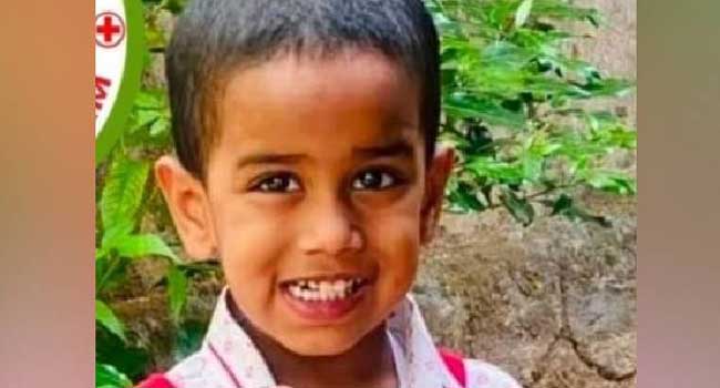 കുട്ടി-മുറ്റത്തിറങ്ങുന്നത്-പതിവായതിനാൽ-ശ്രദ്ധിച്ചില്ല,-വീട്ടുമുറ്റത്ത്-കളിച്ചുകൊണ്ടിരുന്ന-ആറുവയസുകാരനെ-കാണാതായി!!-കളിക്കിടെ-കൂട്ടുകാരുമായി-പിണങ്ങി,-കുട്ടിക്ക്-സംസാരിക്കാൻ-ബുദ്ധിമുട്ടുണ്ടെന്ന്-വീട്ടുകാർ,-നായ-മണം-പിടിച്ച്-വീടിന്-സമീപത്തെ-കുളത്തിന്-അരികിൽ,-തെരച്ചിൽ-ഊർജിതമാക്കി