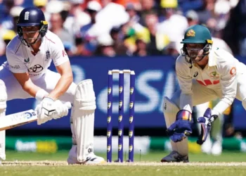 ആഷസില്‍-ഇംഗ്ലീഷ്-ഗാഥ