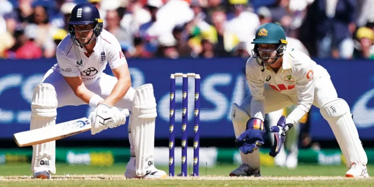 ആഷസില്‍-ഇംഗ്ലീഷ്-ഗാഥ